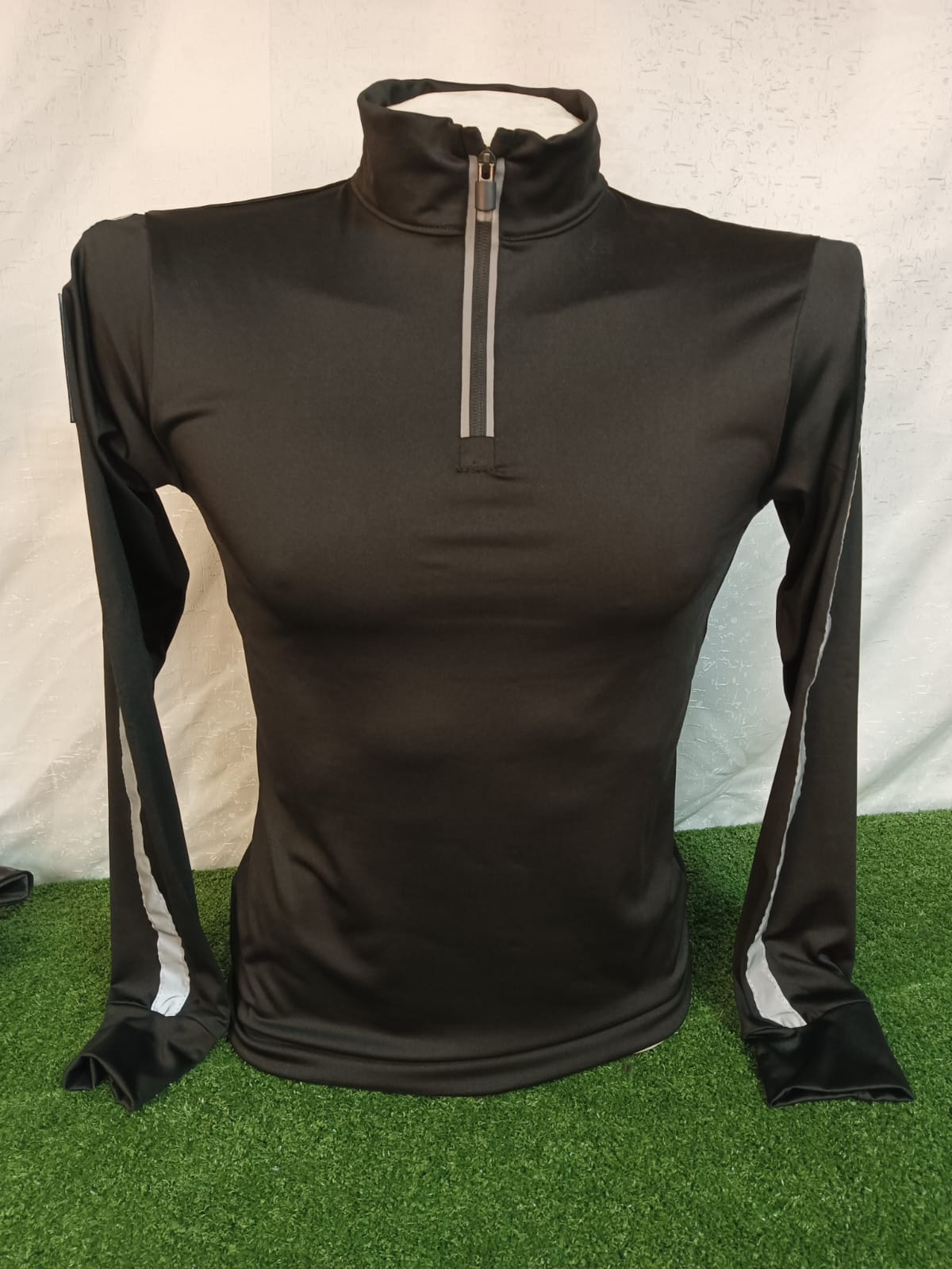 BUZOS ALICRADOS NEGRO CON CIERRE- REFLECTIVO